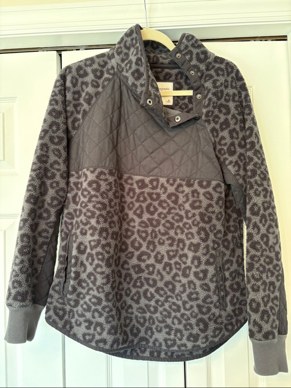 Abercrombie & Fitch Gray Quilted & Leopard Print Pullover Hoodie